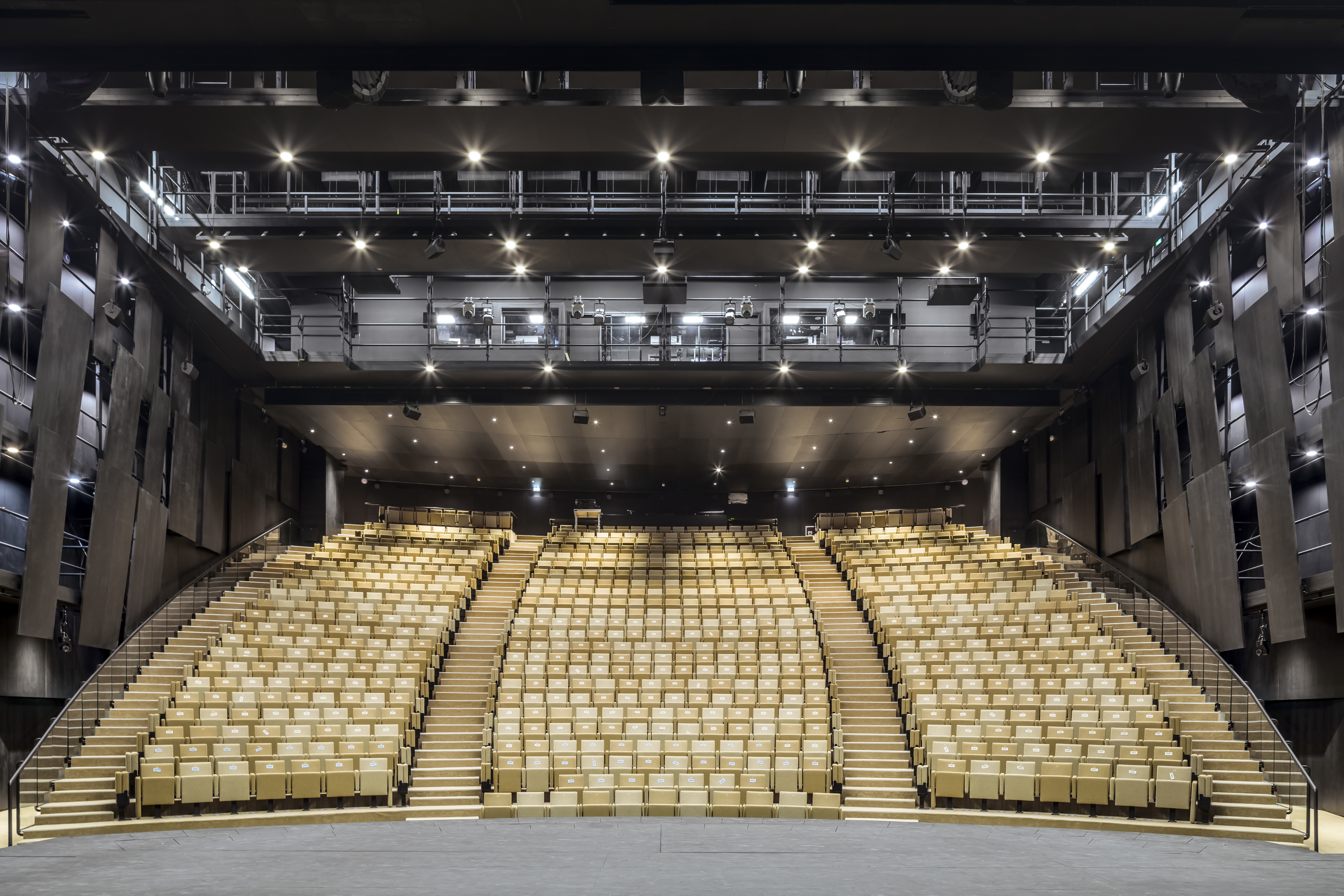 photo_BG_2023-BLOND_&_ROUX-theatre_de_la_ville-paris-HD-D-023